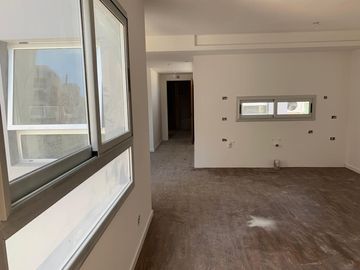 Venta - Gran ambiente tipo loft c/balcón y patio al frente. Muy luminoso - Belgrano - A estrenar