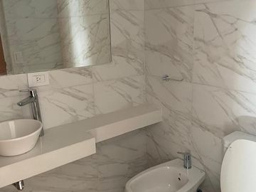Venta - Gran ambiente tipo loft c/balcón y patio al frente. Muy luminoso - Belgrano - A estrenar