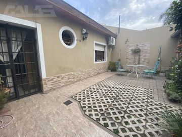 Casa - Chalet - 3 dormitorios - 4 ambientes - San Antonio De Padua - Merlo