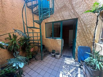 Amplia casa en Venta en Valle Dorado