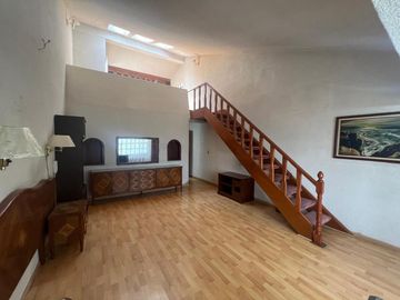 Amplia casa en Venta en Valle Dorado