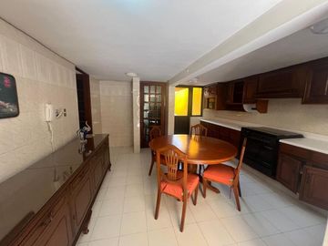 Amplia casa en Venta en Valle Dorado