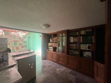 Amplia casa en Venta en Valle Dorado