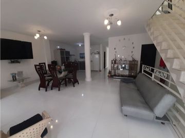 Altamira - Casa Bifamiliar con terraza en venta y/o permuta Palmira