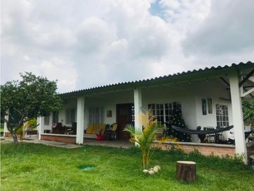 SE VENDE FINCA EN KM 2 VA ARMENIA- MONTENEGRO, QUINDIO