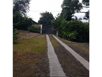 SE VENDE ESPECTACULAR FINCA EN CONJUNTO CERRAD SECTOR LA MANUELA
