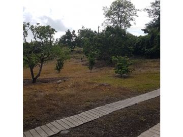 SE VENDE ESPECTACULAR FINCA EN CONJUNTO CERRAD SECTOR LA MANUELA