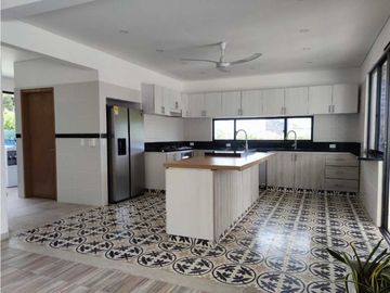 Casa En Condominio Con Hermosa Vista Cerca Al Centro