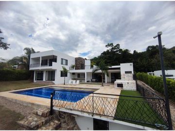 Casa En Condominio Con Hermosa Vista Cerca Al Centro
