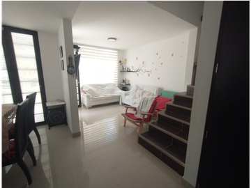 Se vende casa de 109 M2 en 480 mill en La Mesa Cund, Palmas de Iraka 1