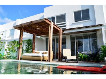 VENTA CASA CON PISCINA EN KARIBANA
