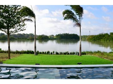 VENTA CASA CON PISCINA EN KARIBANA