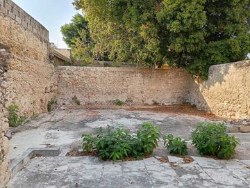 Calle Colonial en Venta