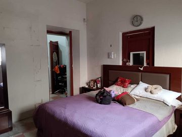 Calle Colonial en Venta