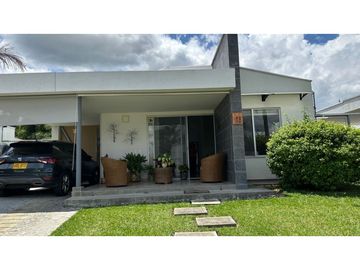 Se vende casa campestre en el sector del Caimo