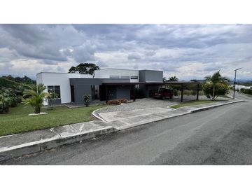 VENTA DE CASA CAMPESTRE EN ARMENIA, QUINDIO, COLOMBIA