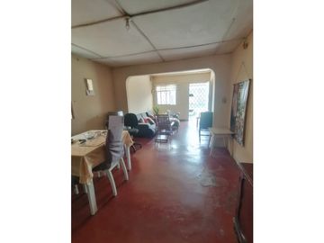 AMPLIA CASA EN VENTA SAN ROQUE