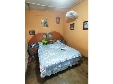 AMPLIA CASA EN VENTA SAN ROQUE