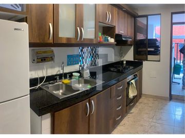 VENDO CASA CON PISCINA EN CAMPOBELLO
