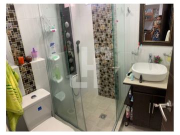 VENDO CASA CON PISCINA EN CAMPOBELLO