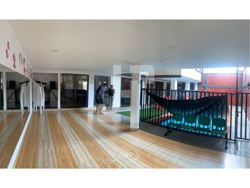 VENDO CASA CON PISCINA EN CAMPOBELLO