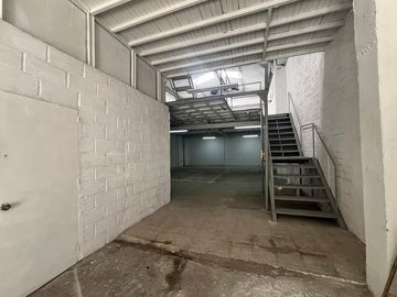 BODEGA EN ARRIENDO UBICADA EN EL POBLADO SECTOR ALMACENTRO
