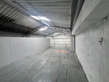 BODEGA EN ARRIENDO UBICADA EN EL POBLADO SECTOR ALMACENTRO