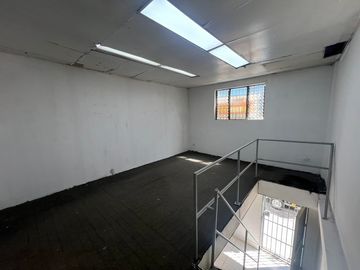BODEGA EN ARRIENDO UBICADA EN EL POBLADO SECTOR ALMACENTRO