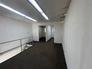 BODEGA EN ARRIENDO UBICADA EN EL POBLADO SECTOR ALMACENTRO
