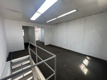 BODEGA EN ARRIENDO UBICADA EN EL POBLADO SECTOR ALMACENTRO