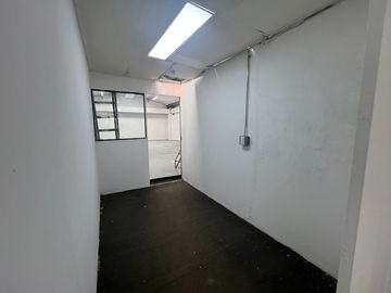 BODEGA EN ARRIENDO UBICADA EN EL POBLADO SECTOR ALMACENTRO