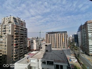 PROVIDENCIA / METRO LOS LEONES