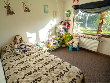 CASA EN PARCELA DE 8.400M2 A SÓLO 5KM DEL CENTRO
