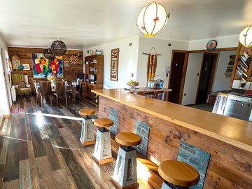 CASA EN PARCELA DE 8.400M2 A SÓLO 5KM DEL CENTRO