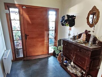CASA EN PARCELA DE 8.400M2 A SÓLO 5KM DEL CENTRO
