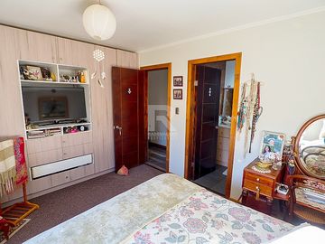 CASA EN PARCELA DE 8.400M2 A SÓLO 5KM DEL CENTRO