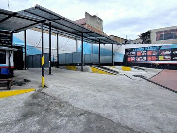 Casa Rentera en Venta con locales comerciales, lugar estratégico, sector Chimbacalle - Sur de Quito