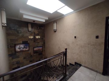 En venta villa con gran frente en urbanización Estancias del Río