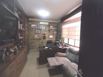 En venta villa con gran frente en urbanización Estancias del Río