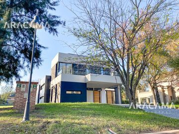 Casa en venta - Canning