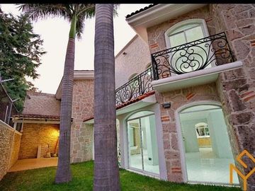 BAJA DE PRECIO !!!Casa en Venta  en Virreyes Residencial (Recorrido Virtual)