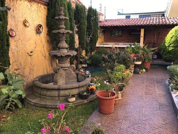 Casa en Cacalomacán con departamento y cancha de frontón, Haz Realidad el hog...