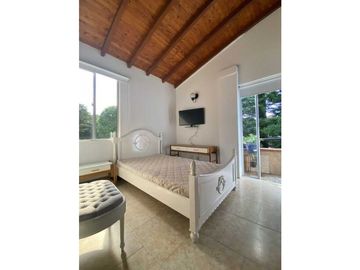 APARTAMENTO AMOBLADO EN ARRIENDO EN ENVIGADO,  SEÑORIAL