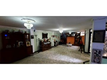 CÚCUTA - BARRIO EL CONTENTO VENTA DE CASA CON RENTAS.