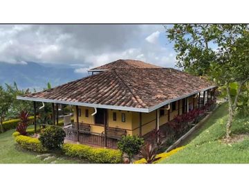 Casa Finca Para La Venta En Sonson.
