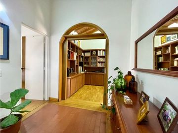 CASA SECTOR EL TESORO EN UNA SUPER UBICACION