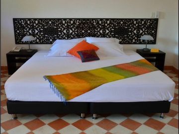 Hostal en venta, Centro Historico a 2 cuadras del mar|Santa Marta