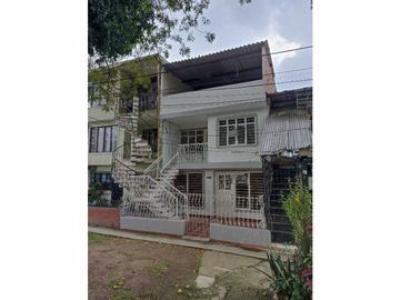 CASA EN VENTA EN LA RIVERA