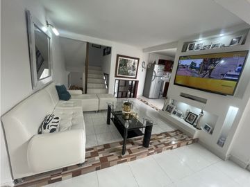 VENDO CASA REMODELADA EN GUAYACANES DEL RIO