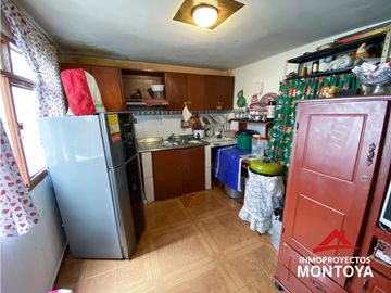 Casa de 3 apartamentos independientes cerca la Fiscalía de Pereira